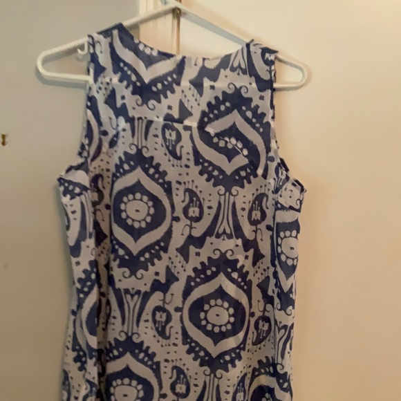 Blue and white Alfred Sung top with detail pin tuck and small buttons. - Picture 3 of 3